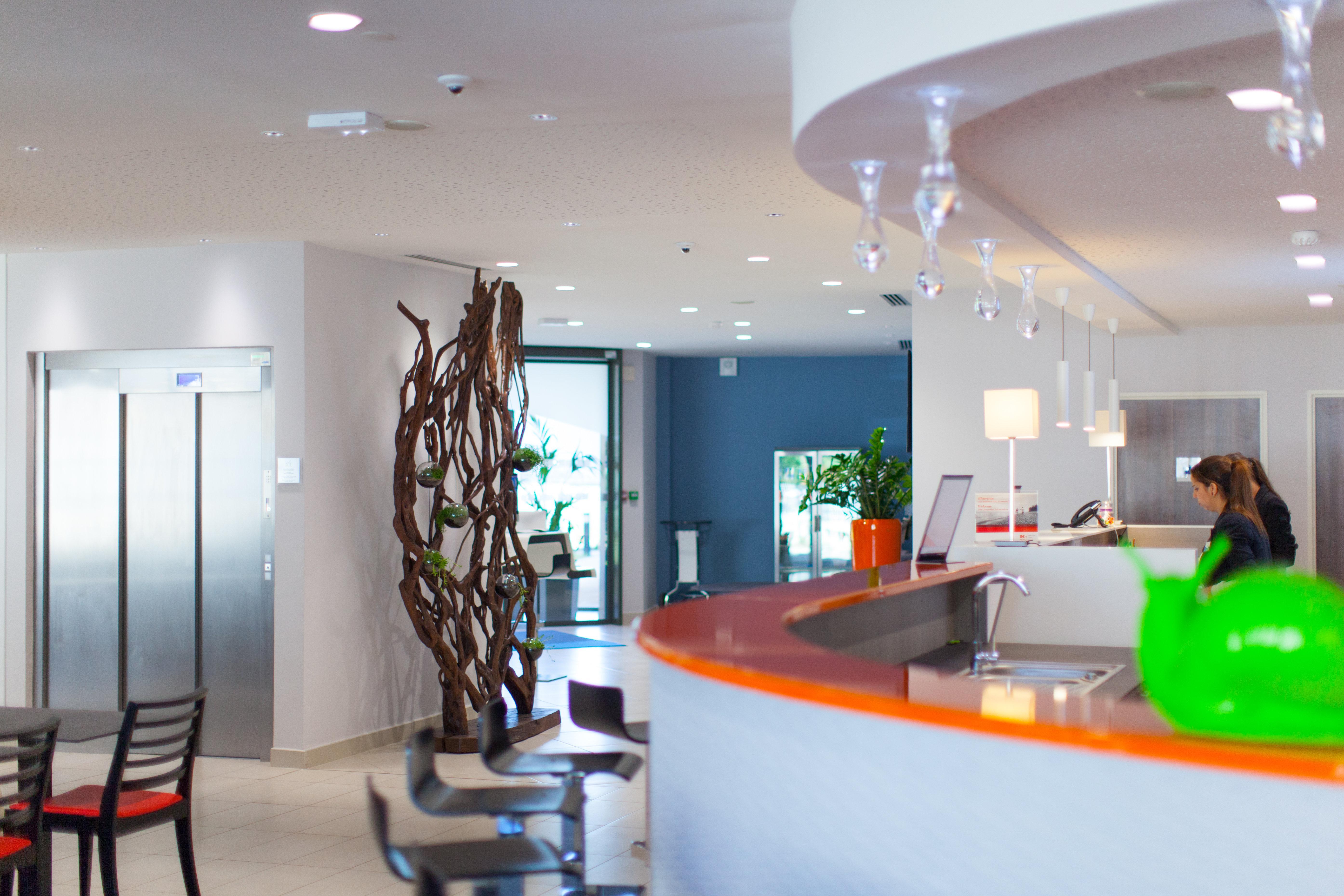 Holiday Inn Express Toulon - Est, An Ihg Hotel 外观 照片