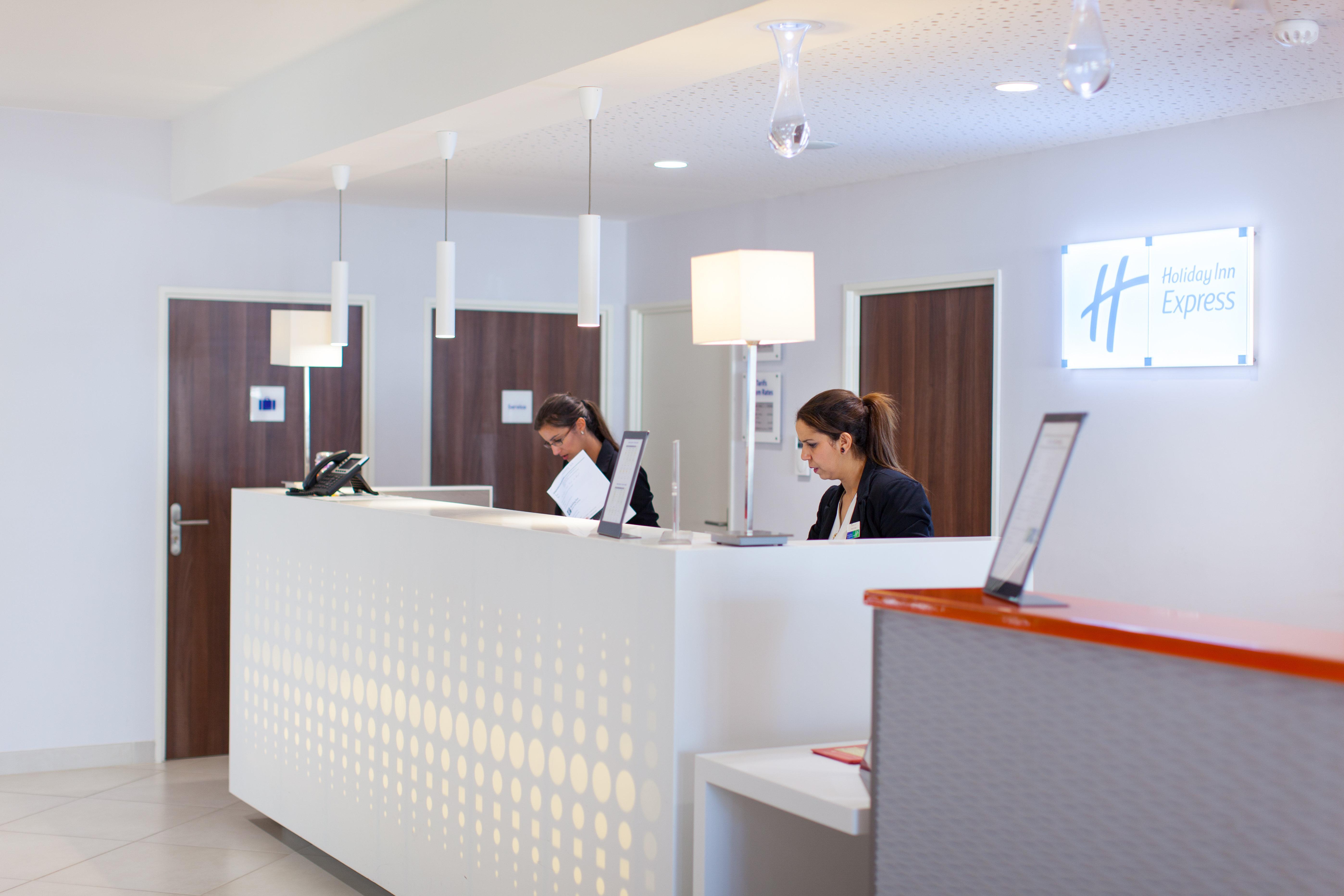 Holiday Inn Express Toulon - Est, An Ihg Hotel 外观 照片